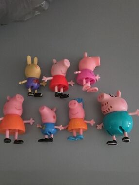 Peppa Pig Style Assorted Pink Family Figure Toy Set - 7pcs